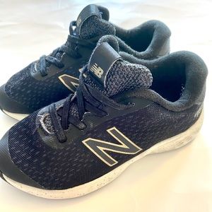 Toddler girls new balance size 9 😍